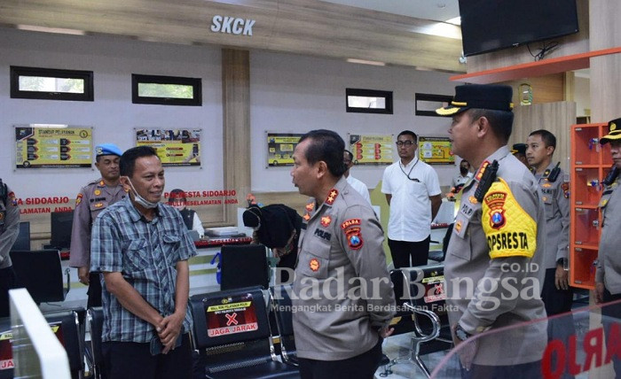 Kapolda Jawa Timur Irjen Pol. Toni Harmanto melakukan kunjungan kerja ke Polresta Sidoarjo, Senin (31/10/2022)