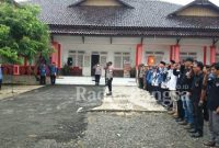 Photo sedang diselenggarakannya Upacara Memperingati Hari Kesaktian Pancasila di pelataran kantor camat Cidaun, kabupaten Cianjur, provinsi Jawa Barat penuh khidmat. (Photo Dok. AE Nasution/RadarBangsa.co.id)