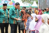 Bupati Lamongan Yuhronur Efendi saat membuka Hari Aksara Internasional tingkat Provinsi Jawa Timur, Rabu (26/10) di halaman Wisata Bahari Lamongan (IST)