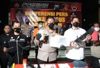 Kapolresta Sidoarjo Kombes Pol. Kusumo Wahyu Bintoro, saat konfrensi pers, Jumat (7/10/2022).