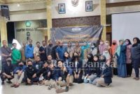 Giat Tim PKM Dosen FEB Unesa pada pengrajin aloevera dan lainnya di Cemandi, Sidoarjo