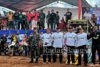 Bupati Sumenep Achmad Fauzi secara resmi membuka kejuaraan Grasstrack Open Championship 2022 di Sirkuit Abd. Halim Perdana Kusuma, desa Kebunagung (IST)