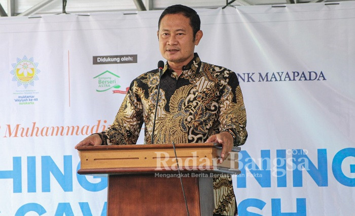 Bupati Lamongan Yuhronur Efendi saat menghadiri launching ripening pisang Cavendish jamaah tani Muhammadiyah (Jatam) Lamongan. (IST)