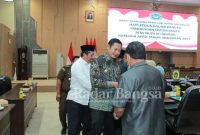 Bupati Lamongan Yuhronur Efendi saat menghadiri rapat paripurna di gedung DPRD Lamongan, (03/11). (IST) 