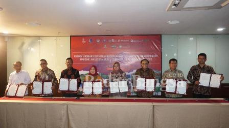  PT Bukit Asam Tbk (PTBA) turut serta dalam penandatanganan Kesepahaman Bersama (NKB) Kegiatan Rehabilitasi Mangrove (IST)