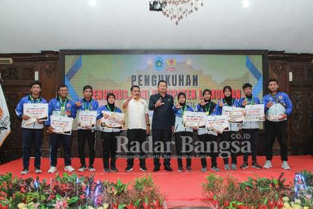 Bupati Lamongan Yuhronur Efendi pada Penatikan dan Pengukuhan Pengurus KONI masa jabatan 2022-2026, di Pendopo Lokatantra Lamongan, Kamis (24/11).
