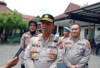  Kapolres Lumajang AKBP Dewa Putu Eka D, S.I.K., M.H, saat melakukan kroscek di kantor bersama Samsat Lumajang