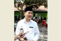 Kepala Dinas Pendidikan Kabupaten Lumajang, Agus Salim, saat melakukan survey di SD Negeri Denok (18/11) (IST)