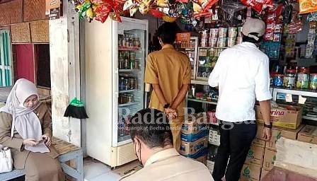 Sat Pol PP Sumenep bersama dinsa terkait datangi kios dan warung warung (IST)