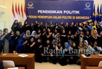 Foto bersama seusai kegiatan Pendidikan Politik Partai NasDem Kabupaten Kediri