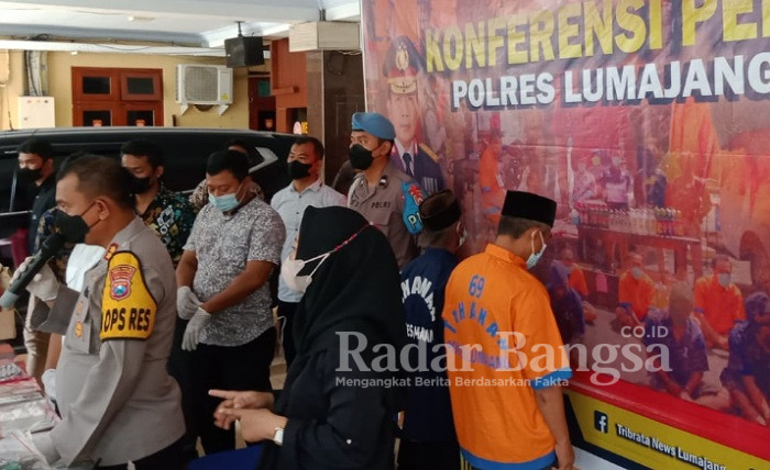 Ket Foto : Kapolres Lumajang, AKBP. Dewa Putu Eka D. S.I.K., M.H., saat menggelar prees release (IST)