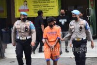 Pelaku saat diamankan Polisi  (IST)