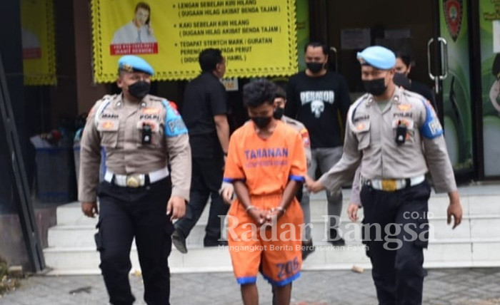 Pelaku saat diamankan Polisi  (IST)