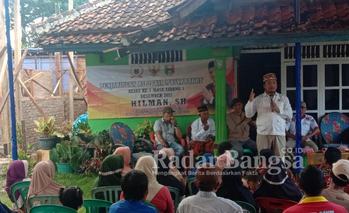 Acara reses berlangsung di kediaman Serin Pekon Tanjung Begelung Kecamatan Pulau Panggung Kabupaten Tanggamus, Provinsi Lampung, Jumat (30/12). (Dok ,Anton/RadarBangsa.co.id)