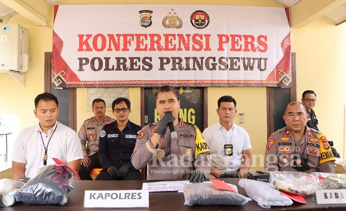 Kapolres Pringsewu AKBP Rio Cahyo Widi saat konferensi pers ungkap 66 kasus narkoba, Sabtu, 31/12/2022 (dok.Darmawan)