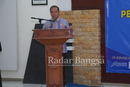 Sekertaris Daerah Kabupaten Lamongan Moch. Nalikan saat membuka acara Peringatan Hari Disabilitas Internasional Kabupaten Lamongan, di Aula Shabadiaksa, Kamis (29/12) (Dok Pemkab Lamongan)