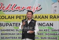 Bupati Lamongan Yuhronur Efendi saat dihadapan 27 dewan perwakilan pemilik ternak (DPPT) dari 3 Kecamatan dan 45 perwakilan peternak dari 3 Kecamatan.