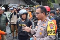 Kapolres bersama bupati Lumajang melakukan pemantauan dari udara, wilayah terdampak Erupsi Semeru, dengan pesawat drone.