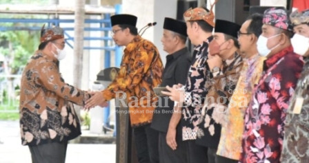 Bupati Sidoarjo lantik ratusa pejabat Eselon II, III dan IV,  Ir. Mochamad Bachruni Aryawan, MM sebagai kepala Dinas Perumahan Permukimam Cipta Karya dan Tata Ruang Sidoarjo (IST)