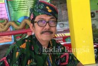 Prastiyono SH Kepala Desa Bluru (Dok foto Rino)