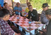 Kegiatan Jum'at Curhat Polsek Candipuro, di Dusun Kebondeli Selatan, Desa Sumbermuluh, Kecamatan Candipuro, Kabupaten Lumajang, Jawa Timur, Jum'at (13/1/2023). (Dok Humas Polres Lumajang, for Riyaman)