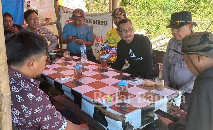 Kegiatan Jum'at Curhat Polsek Candipuro, di Dusun Kebondeli Selatan, Desa Sumbermuluh, Kecamatan Candipuro, Kabupaten Lumajang, Jawa Timur, Jum'at (13/1/2023). (Dok Humas Polres Lumajang, for Riyaman)