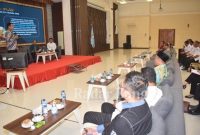 Bupati Lamongan Yuhronur Efendi pada  saat kegiatan evaluasi penyelenggaraan pelayanan publik transformasi layanan menuju MPP digital 2023,  di Aula Gadjah Mada Pemkab Lt.7.Rabu (4/1) ( Prokopim Lmg for RadarBangsa.co.id )