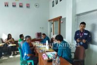 Pelayanan Eazzy Passport Imigrasi Kelas II TPI Entikong. (Dok for RB)