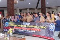 Pemkab lamongan saat menerima mahasiswa kuliah kerja nyata (KKN) dari Universitas Airlangga (Unair) Surabaya, di Pendopo Lokatantra Lamongan. Selasa (10/1) (Istimewa for RadarBangsa.co.id)