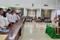 Ketua KPU Kabupaten Pasaman Lantik dan ambil sumpah anggota PPS Pasaman (IST)