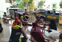 Pada saat pengobatan Gratis yang digelar didepan Masjid Baitul Muttaqin RW 15 perumahan Muktiharjo indah, minggu (01/01/23). (Dok Oki Rb)