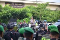 Kapolresta Sidoarjo Komisaris Besar Polisi Kusumo Wahyu Bintoro, saat memimpin apel  pagi di Mapolresta.  Senin (2/1/2023) (Dok Polresta )