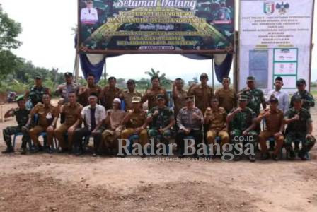 Kegiatan Peletakan Batu Pertama Calon Kantor Koramil Persiapan dan Kantor Apdesi Persiapan Kecamatan Ambarawa, Senin 16/01/2023.(dok.kmf/ RB)