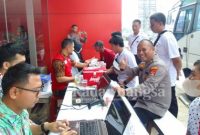 Saat kegiatan puluhan anggota Polres Pringsewu laksanakan donor darah, Sabtu, 04/02/2023.(Fok Polres Pringsewu For DRM/Radarbangsa)