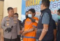Kapolresta Sidoarjo klarifikasi tersangka Narkotika ,Jumat (3/1). di Malpolresta Sidoarjo (Foto : Rino Tutuko)