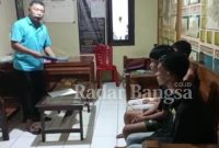 4 remaja geng motor saat diamankan di Polsek Wangon (Dok foto Polsek Wangon for RadarBangsa.co.id)