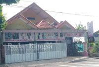 Riea Salon yang terletak di Jl. Letnan Jendral Sunandar Priyo Sudarmo no 212, Desa Kutorenon, Kecamatan Sukodono, Kabupaten Lumajang (Dok Foto Riyaman/RadarBangsa.co.id)