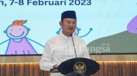 Bupati Lamongan Yuhronur Efendi saat membuka kegiatan rumpi sehat di Aula Gadjah Mada Pemkab Lt.7, Selasa (7/2) (Dok Pemkab Lamongan for RadarBangsa.co.id)