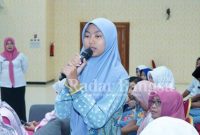 Salah satu Remaja yang mengikuti pemaparan rumpi sehat di Aula Gadjah Mada Pemkab Lt.7, (08/02) (Dok foto pemkab Lamongan for RadarBangsa.co.id)