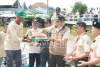 Bupati Lamongan Yuhronur Efendi, saat di Desa Kemlagilor, Rabu (15/2) (Dok Pemkab Lamongan for RadarBangsa.co.id)