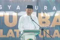 Bupati Lamongan saat membuka acara Tasyakuran Satu Abad Nahdatul Ulama, di Gedung Sport Center Lamongan, Jumat (17/2). (Dok KMF for RB)