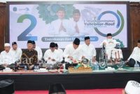 Bupati Yuhronur pada tasyakuran potong timpeng  dan doa bersama 2 tahun jejak kepemimpinan Yuhronur-Rouf di Pendopo Lokatantra Lamongan, Minggu (26/2).(Dok Pemkab Lamongan for RB)