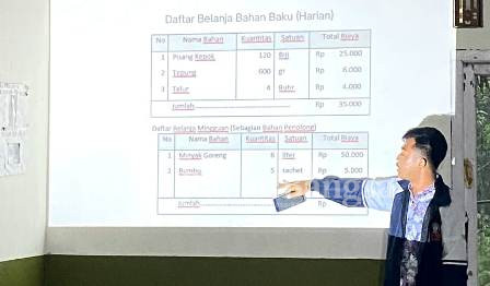 Kegiatan sosialisasi kepada Kelompok Wanita Tani Simadu Jaya. (Dok foto: Oki RB)