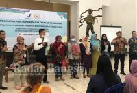 Kegiatan KIE Nurhadi, S.Pd, Anggota Komisi IX DPR RI bersama BPOM di GNI Kediri (foto: Rurin)