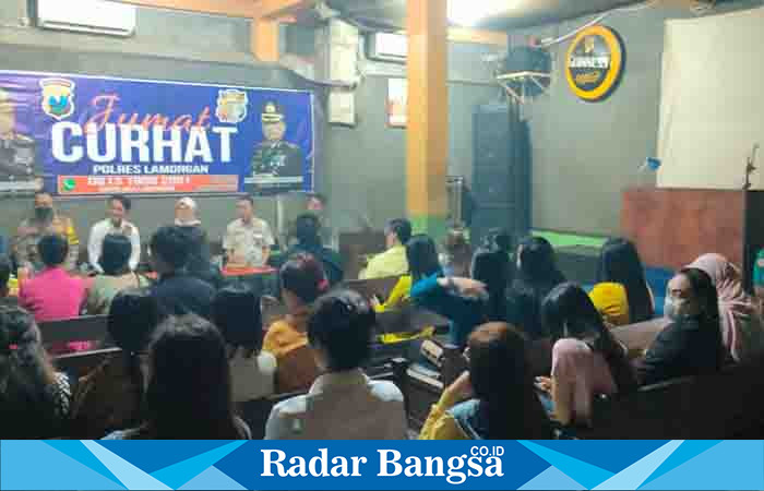 Jumat Curhat Polres Lamongan dengan pengusaha tempat hiburan malam se -Kabupaten Lamongan di Cafe Walet, Jumat (17/3), (Dok Polres Lamongan for RadarBangsa.co.id)