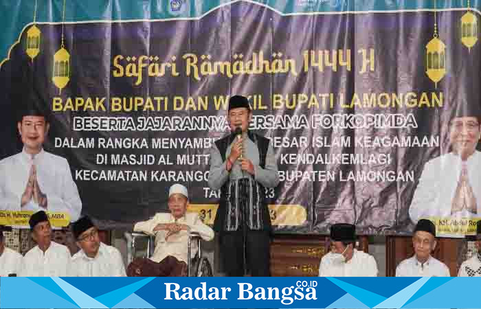  Bupati saat melaksanakan safari Ramadhan 1444 Hijriah, Jumat (31/3) di Masjid Al Muttaqin Desa Kendalkemlagi Kecamatan Karanggeneng. (Dok pemkab for RadarBangsa.co.id)