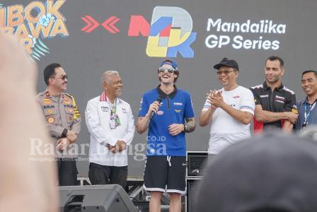 Gubernur NTB Dr. H. Zulkieflimansyah, S.E., M.Sc saat membuka langsung acara tersebut di Sirkuit Mandalika pada Sabtu 4 Februari 2023. (Dok foto Pribadi)