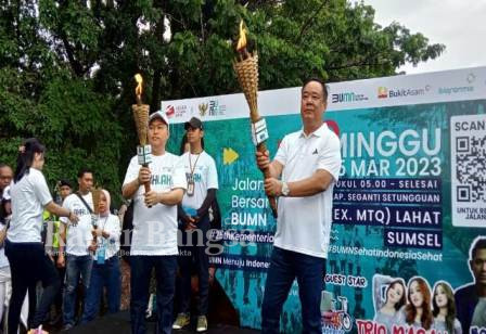 Bupati Lahat bersama jajaran Direksi PT Bukit Asam saat melepas jalan santai (Dok foto PTBA for RB)