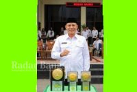 Wakil Bupati Pasaman Sabar AS, Terima Piala Adpura di Perbatasan Kabupaten Pasaman-Agam untuk Diarak menuju Kota Lubuk Sikaping (Dok foto Anafiah)