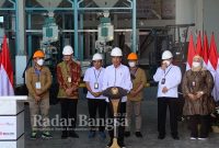  Presiden Jokowi saat meresmikan pabrik penggilingan padi modern atau Modern Rice Miiling Plant (MRMP) di kelurahan Karangmalang Kecamatan Masaran Sragen siang ini pukul 09.15 WIB, hingga berlangsung lancar, pada Sabtu (11/03/2023). (Dok Humas Polda Jateng  for OKI/RadarBangsa.co.id)